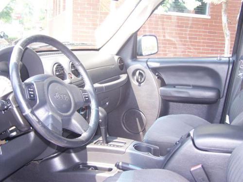 Jeep Liberty 2004 photo 3
