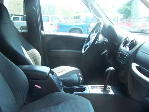 Jeep Liberty 2004 photo 4