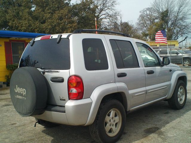Jeep Liberty 2004 photo 2