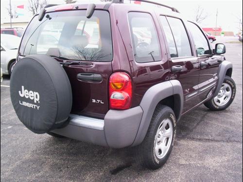 Jeep Liberty 2004 photo 4