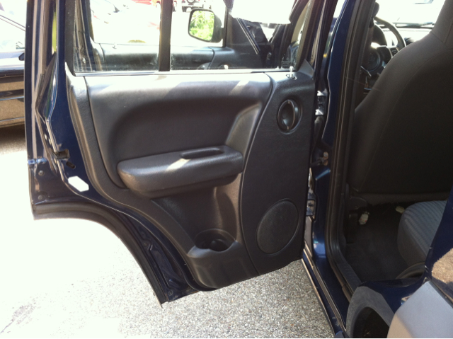 Jeep Liberty 2004 photo 1