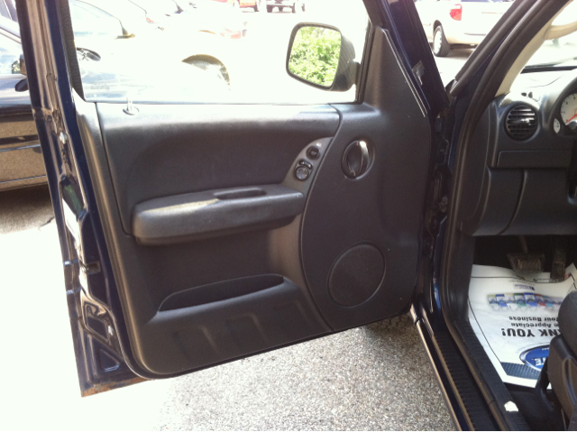 Jeep Liberty 2004 photo 4