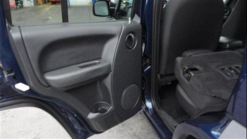 Jeep Liberty 2004 photo 3