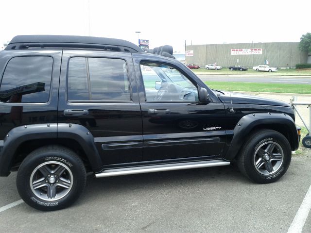 Jeep Liberty 2004 photo 2