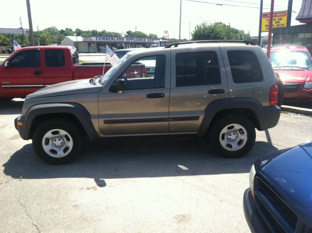 Jeep Liberty 2004 photo 2