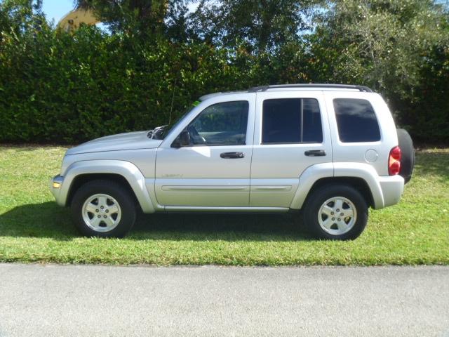 Jeep Liberty 2004 photo 1
