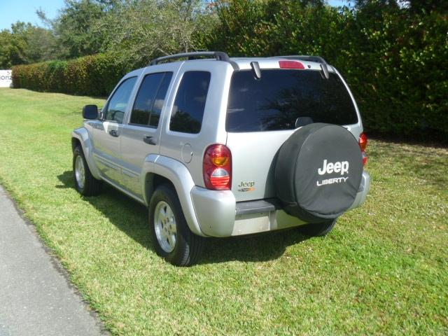 Jeep Liberty 2004 photo 2