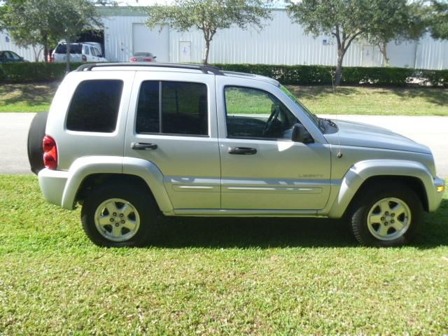 Jeep Liberty 2004 photo 5