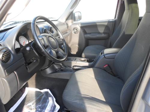 Jeep Liberty 2004 photo 4