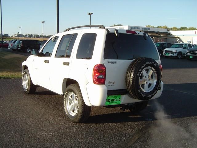 Jeep Liberty 2004 photo 4