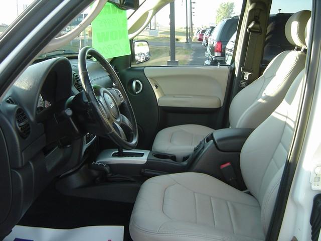Jeep Liberty 2004 photo 5