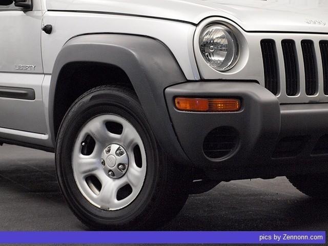 Jeep Liberty 2004 photo 2