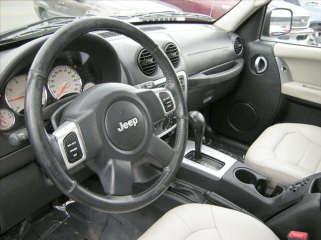 Jeep Liberty 2004 photo 3