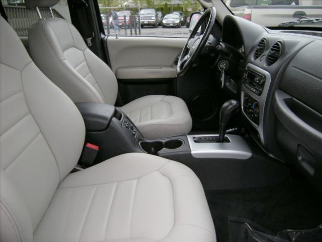 Jeep Liberty 2004 photo 4