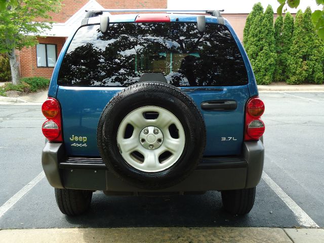 Jeep Liberty 2004 photo 1