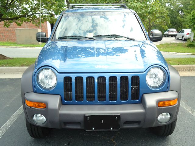 Jeep Liberty 2004 photo 4