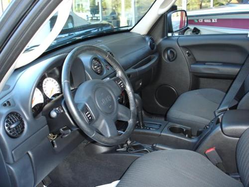 Jeep Liberty 2004 photo 3