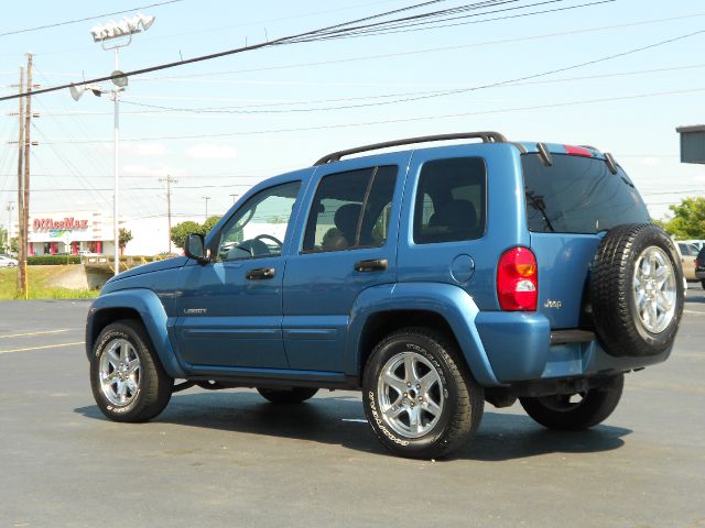 Jeep Liberty 2004 photo 2