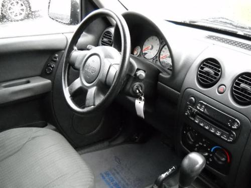 Jeep Liberty 2004 photo 3