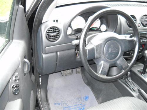 Jeep Liberty 2004 photo 4