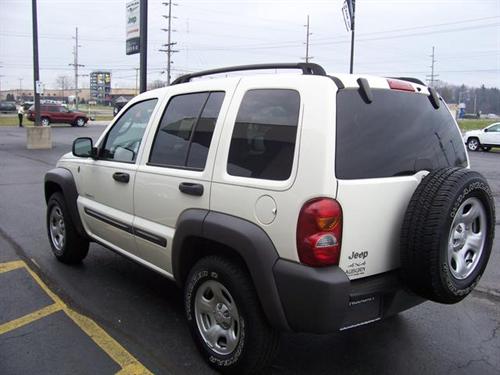 Jeep Liberty 2004 photo 4