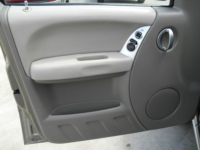 Jeep Liberty 2004 photo 10