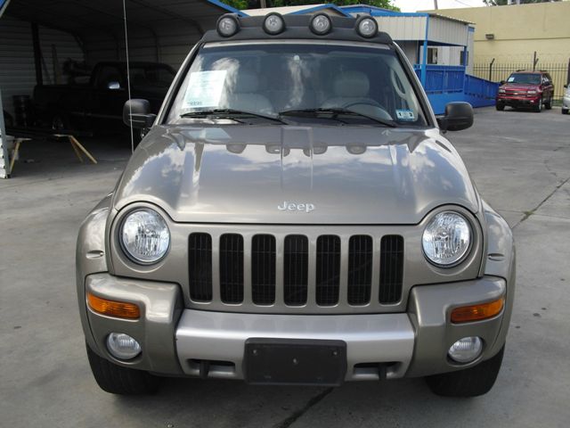 Jeep Liberty 2004 photo 2