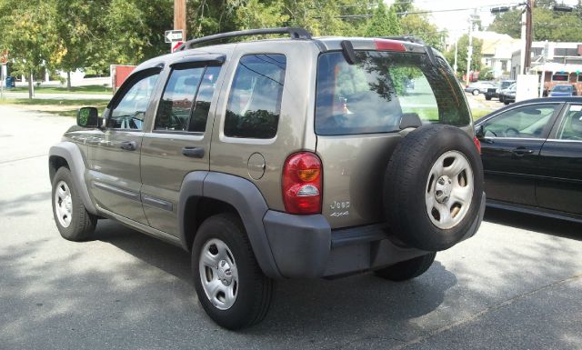 Jeep Liberty 2004 photo 1
