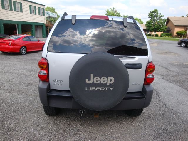Jeep Liberty 2004 photo 15
