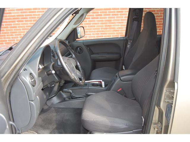 Jeep Liberty 2004 photo 5