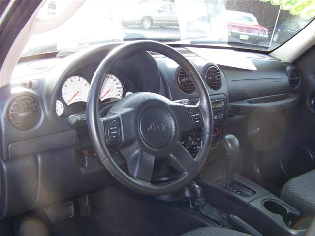 Jeep Liberty 2004 photo 1
