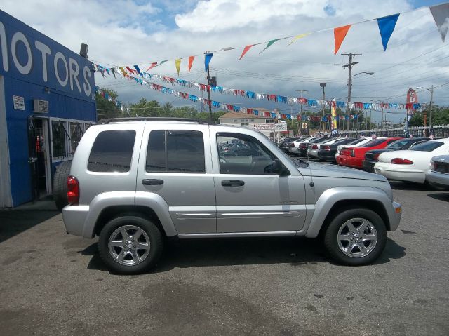 Jeep Liberty 2004 photo 2