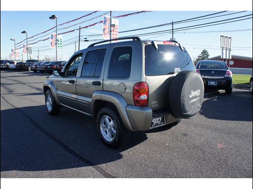 Jeep Liberty 2004 photo 2