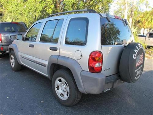 Jeep Liberty 2004 photo 2