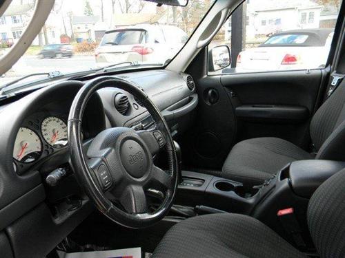 Jeep Liberty 2004 photo 3
