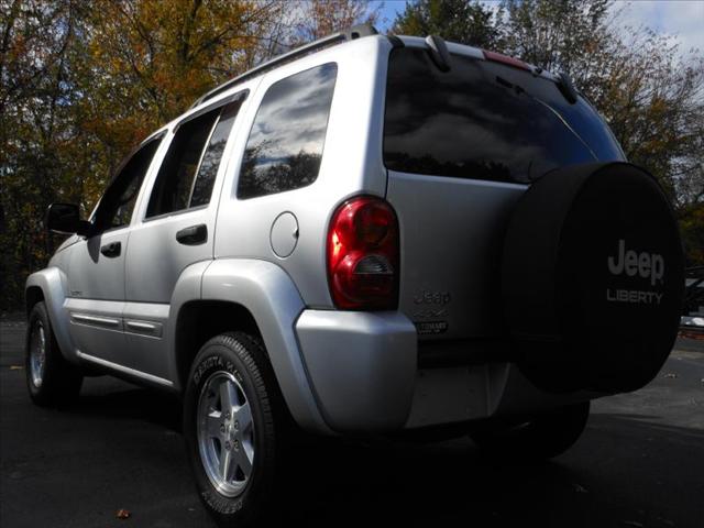 Jeep Liberty 2004 photo 2