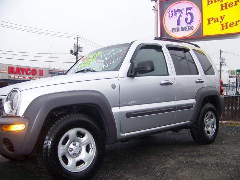 Jeep Liberty 2004 photo 2