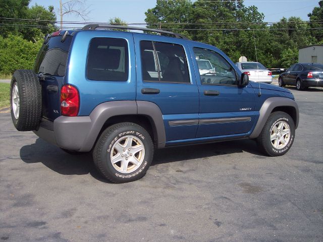 Jeep Liberty 2004 photo 4