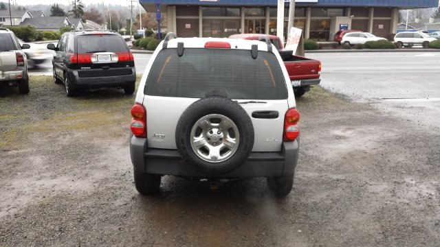 Jeep Liberty 2004 photo 2