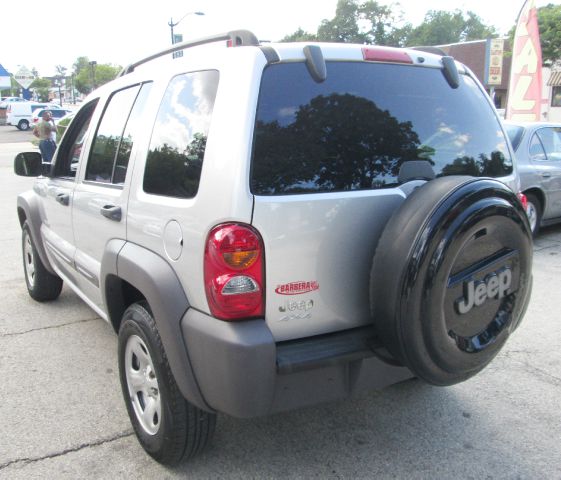 Jeep Liberty 2004 photo 2