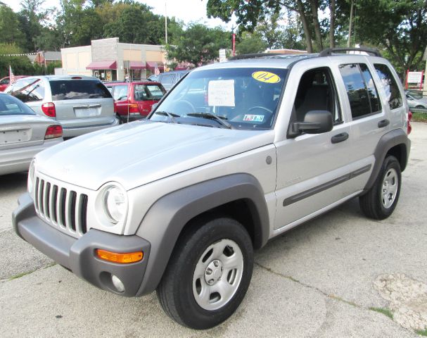 Jeep Liberty 2004 photo 4