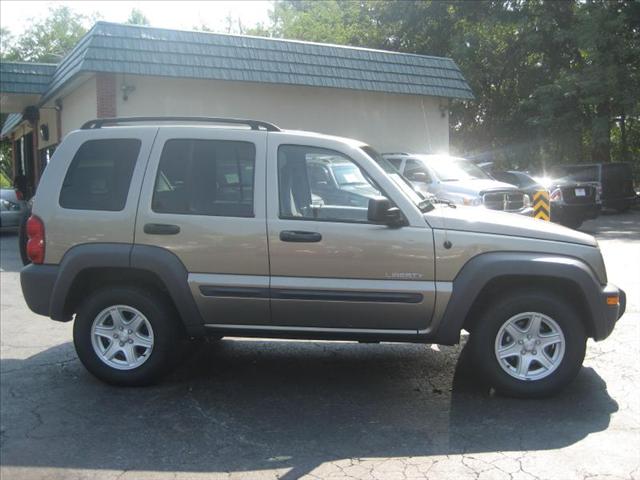 Jeep Liberty 2004 photo 2