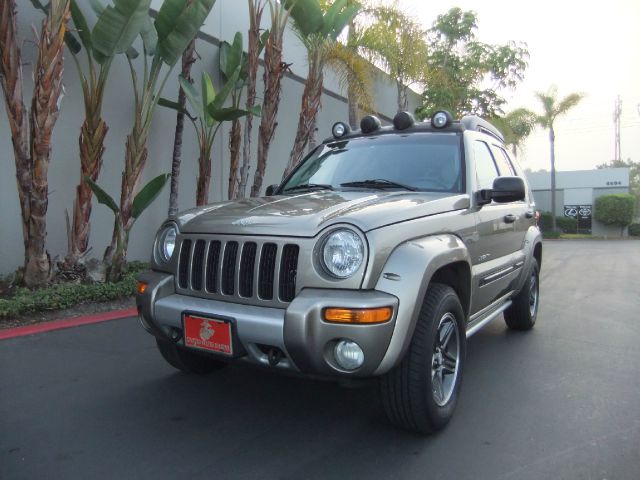 Jeep Liberty 2004 photo 4