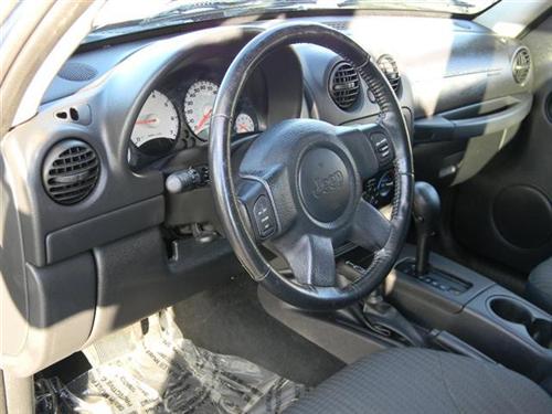 Jeep Liberty 2004 photo 4