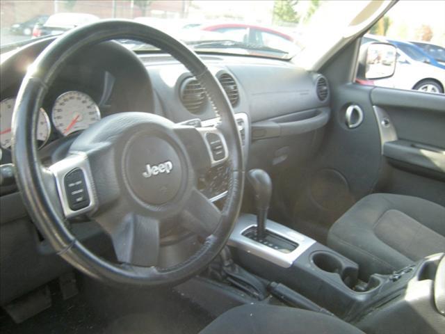 Jeep Liberty 2004 photo 3