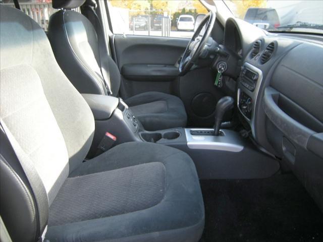 Jeep Liberty 2004 photo 4
