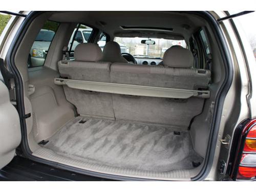 Jeep Liberty 2004 photo 2