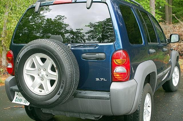 Jeep Liberty 2004 photo 2