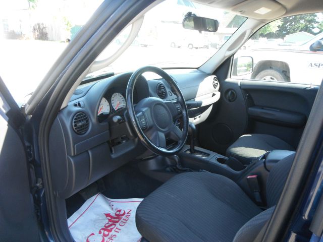 Jeep Liberty 2004 photo 4