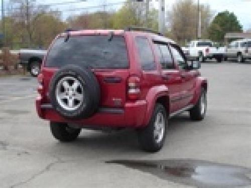 Jeep Liberty 2005 photo 2